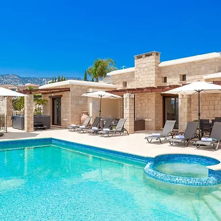 Villa Nikki Peyia