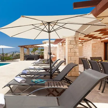 Nikki Villa Peyia